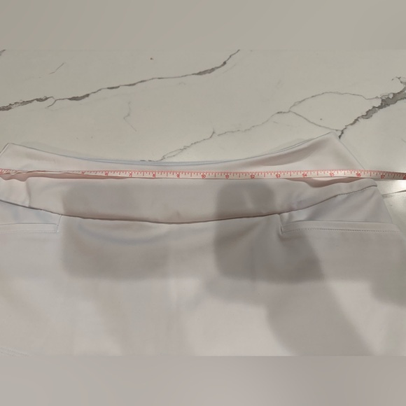 🌸 Adidas Golf/Pickleball Skirt with pockets! Size M Built in Shorts🌸 - Picture 6 of 7